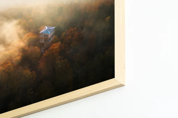 Obraz 40×60 cm, półmat, ramka sosna - Strażnik Mgieł - obrazek 2
