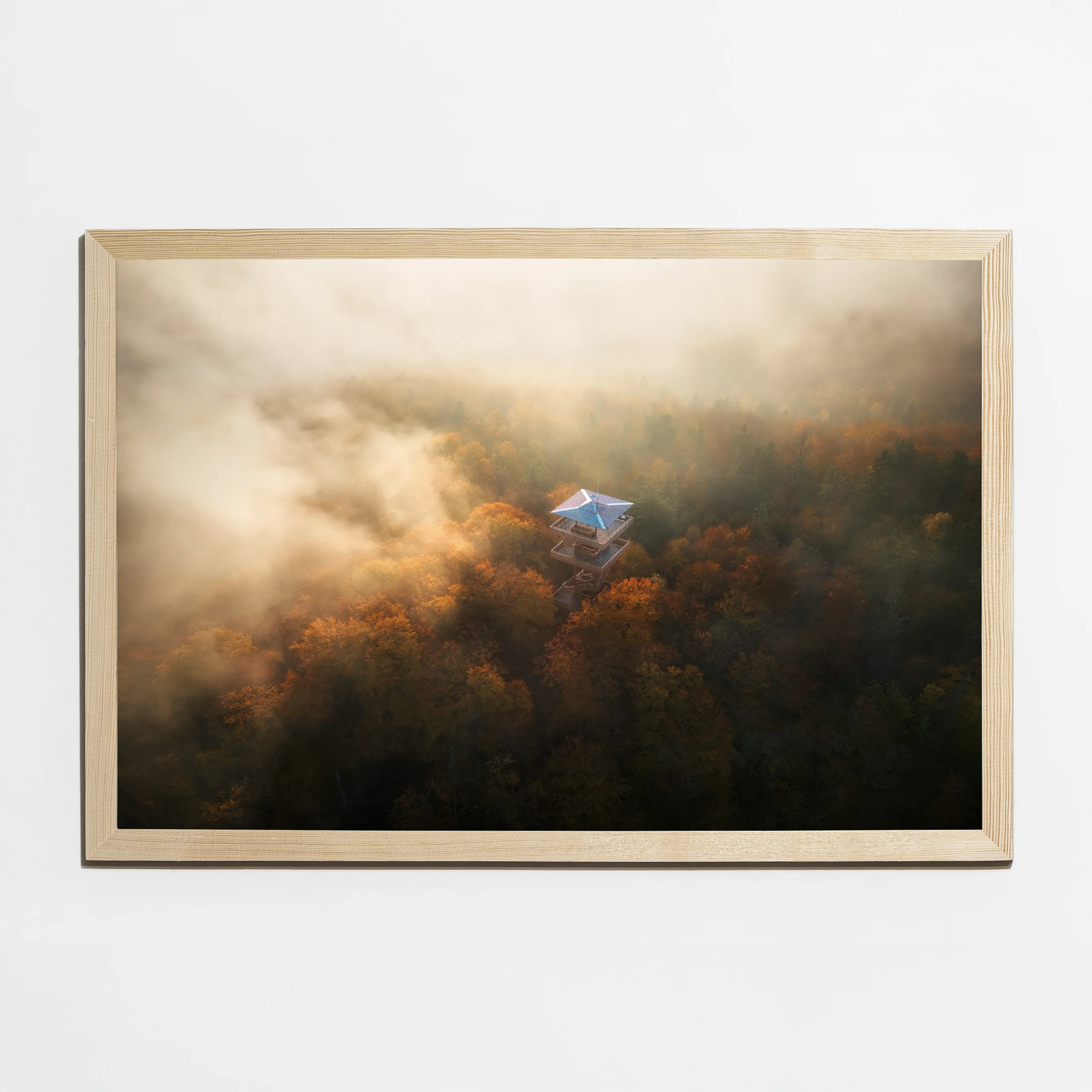 Obraz 40×60 cm, półmat, ramka sosna - Strażnik Mgieł